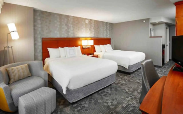 Courtyard by Marriott Toronto Brampton