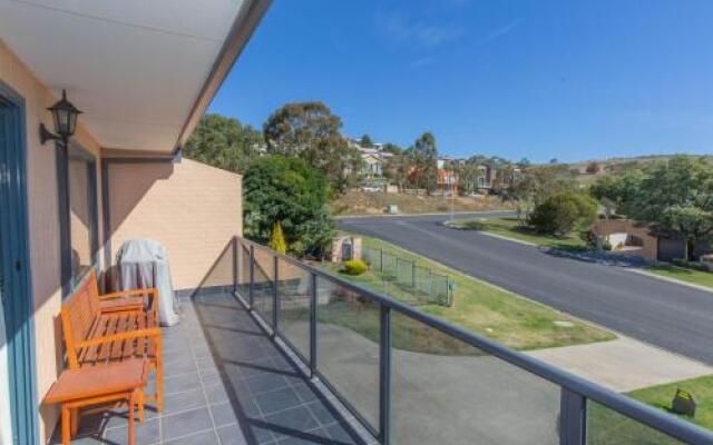 Acacia 5/2 Kirwan Close