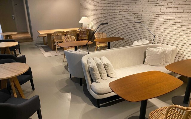 Colectia Stays Pau Claris