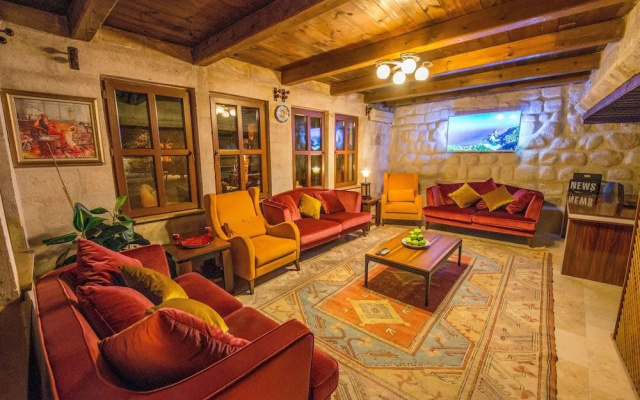 Charming Cave Hotel
