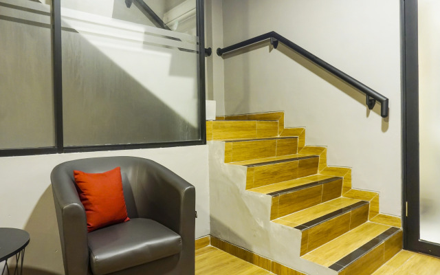 Super OYO 91328 Fiducia Capsule Hotel
