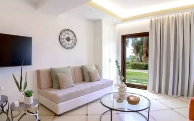 Therros Villa With Private Pool by Estia