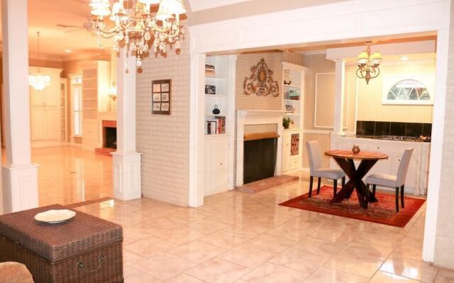 Opus House Bed and Breakfast