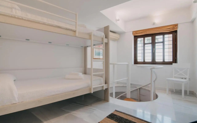tuGuest Alhambra house