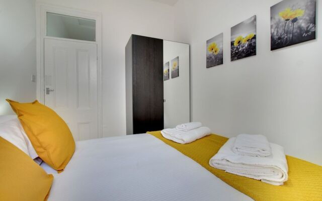 Modern First Floor Newcastle Apartment