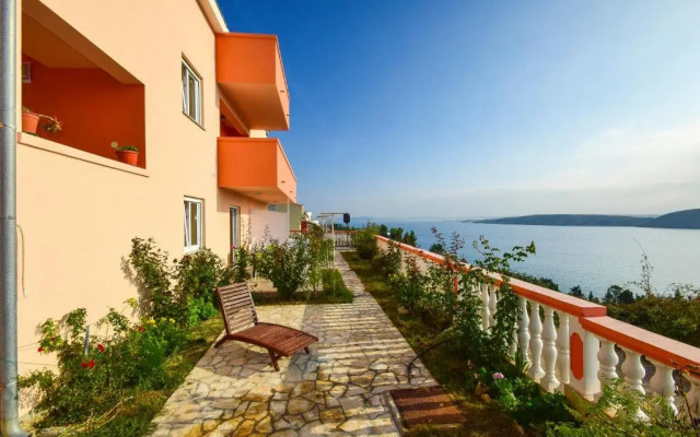 Apartments Komadina 596