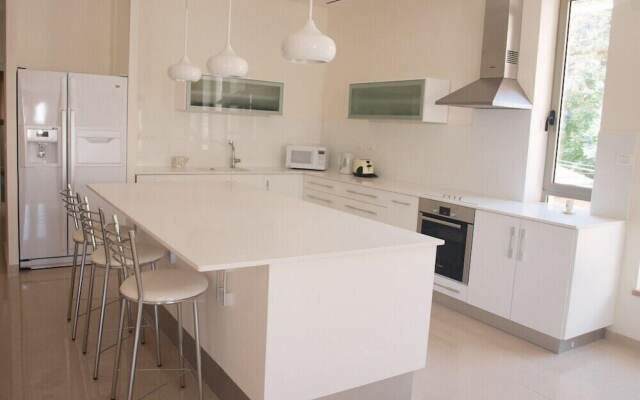 MBH3 - 12 Maavar Beit Haknesset - Jerusalem-Rent