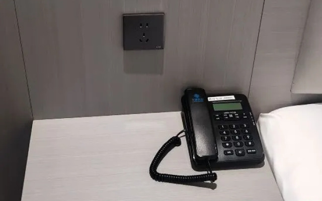 Yuhui Hotel (Pu'er High-speed Railway Station)