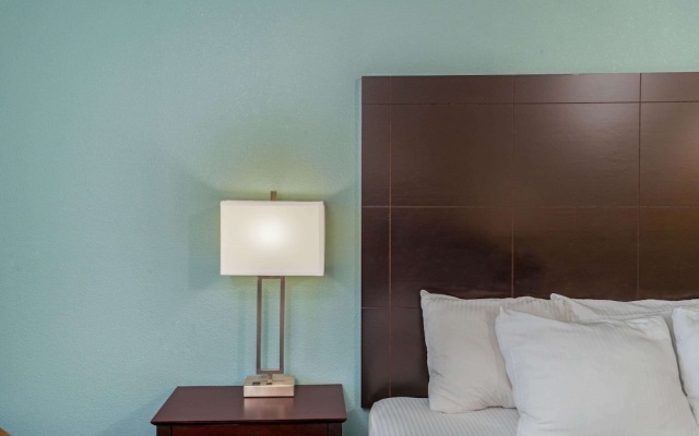 La Quinta Inn & Suites Knoxville Airport