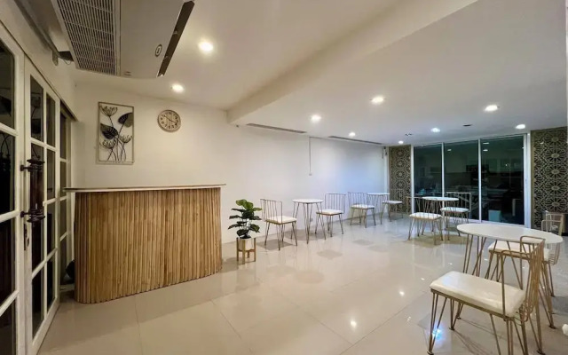 Comfy Crib Hostel 2