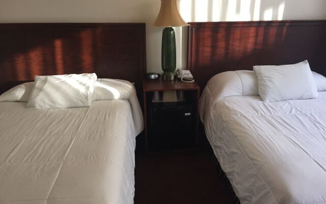 Park Plaza Lodge Hotel