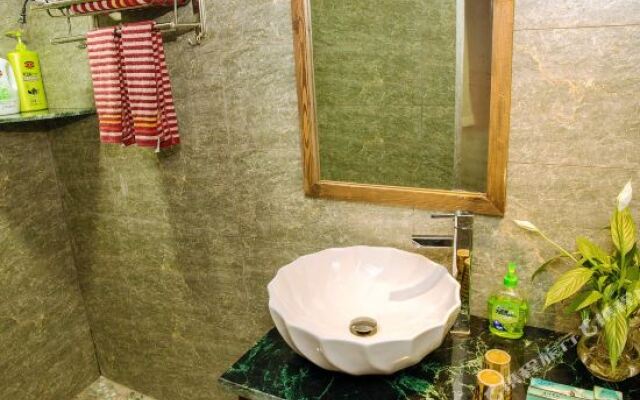 Encounter Lane · Suqiu | Deluxe Intelligent Design · Holiday Inn (the Old Town of Lijiang Store)