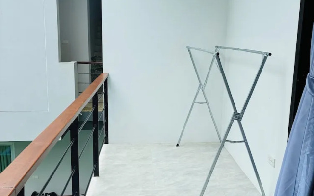 Hillside Haven-Luxury Room