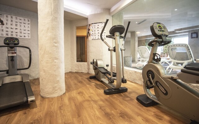 Adler Family and Wellness ApartHotel