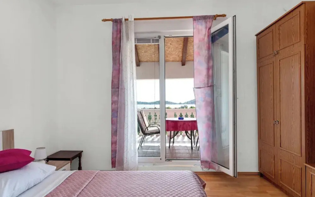 2 Bedroom Apartment in Tribunj