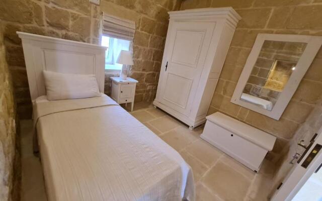 Farmhouse Villa in Gozo With Large Pool & Garden