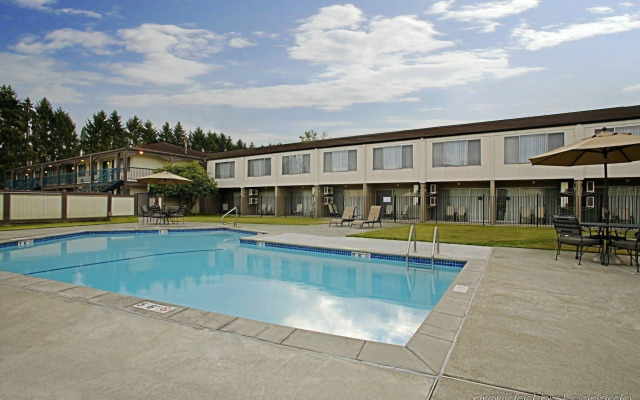 Clarion Pointe Mount Vernon - Burlington