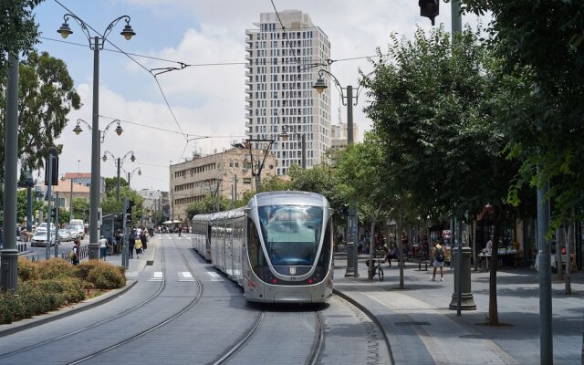 Yehuda Market Suite
