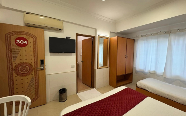 OYO 9633 Hotel Srinidhi Residency