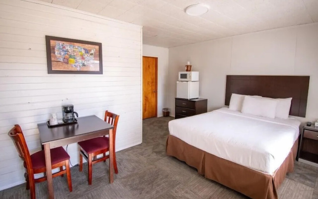 Superior Motel & Suites