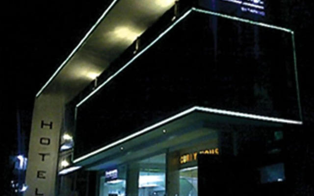 Space Hotel by Papaho