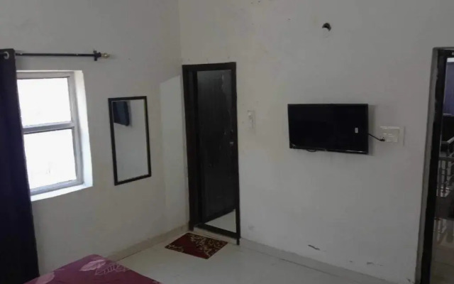 SPOT ON Hotel Deepak Palace