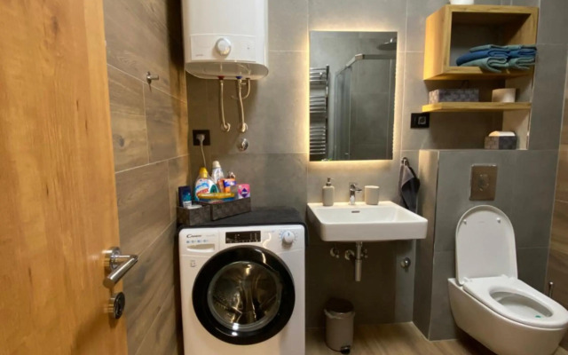 Tesla 8 Apartment