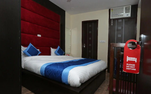 OYO 11952 Hotel Royal India