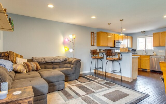 12 Mi to Denver: Golden Vacation Rental!