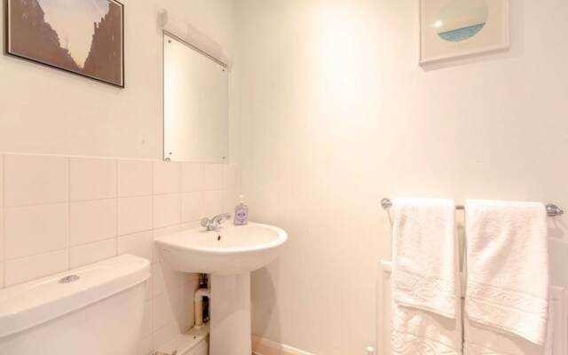 Warm & Inviting 1bedroom Flat With Patio, Camden Town!