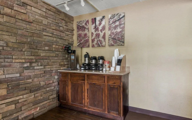 Red Roof Inn Hickory