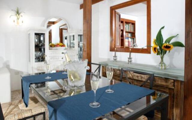 Candelaria's Mountain House (Pool & Sea Views)