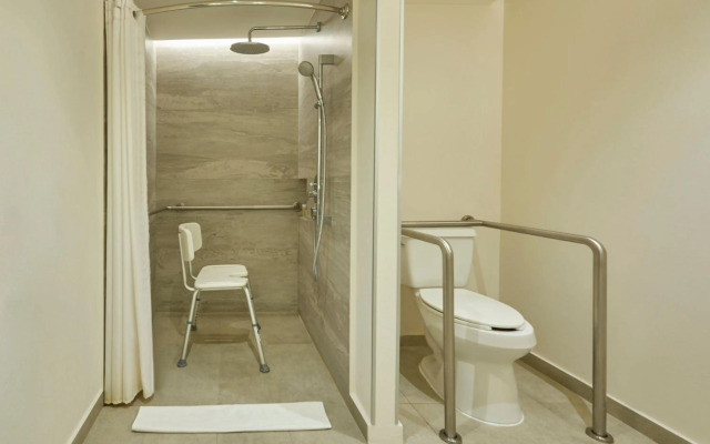 City Express Plus by Marriott San Luis Potosí