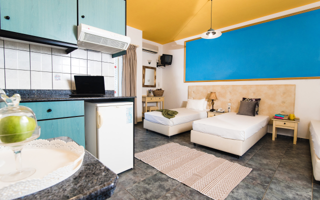 Yiannis Manos Hotel