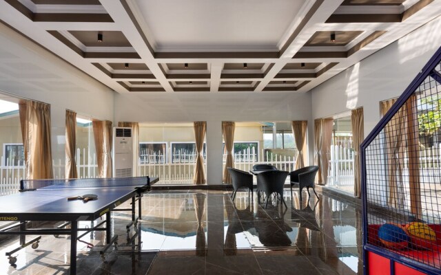 Paramount Riverfront Resort & Spa