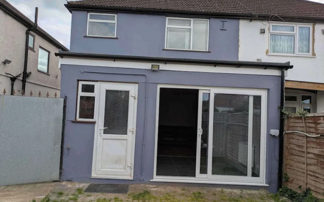 Westwick Gardens Retreat - 4 Bedroom House