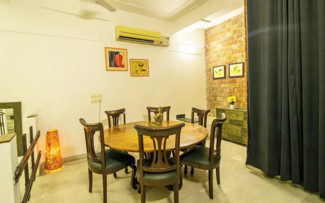 Opulent Antique 3br Villa in Gurugram