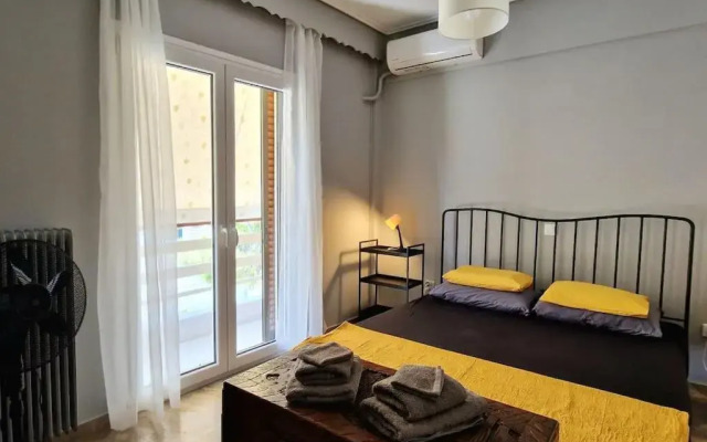 Renovated Private Studio - Metro Holargos 5' Walk