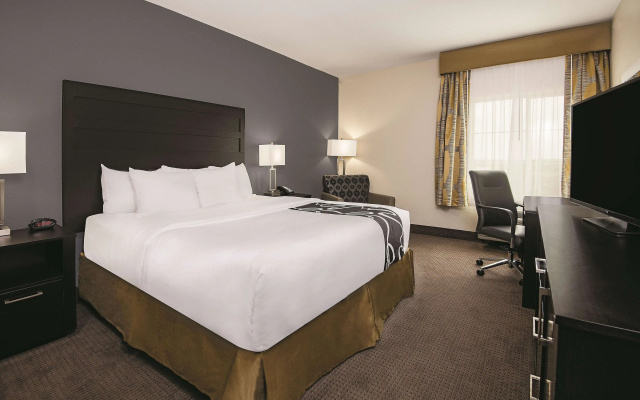 La Quinta Inn & Suites by Wyndham Karnes City - Kenedy