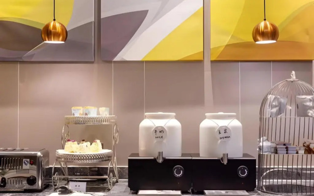 Homeinn Selected Hotel (Shenyang Hunnan 21st Century Building Subway Station)