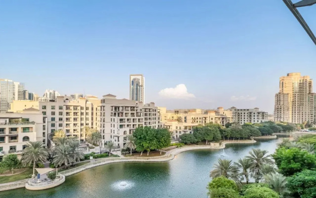 Canal View Studio Near Marina Palm Jumeirah