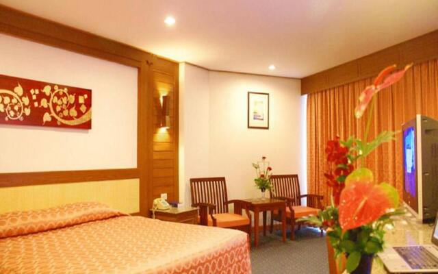 Royal Twins Palace Hotel