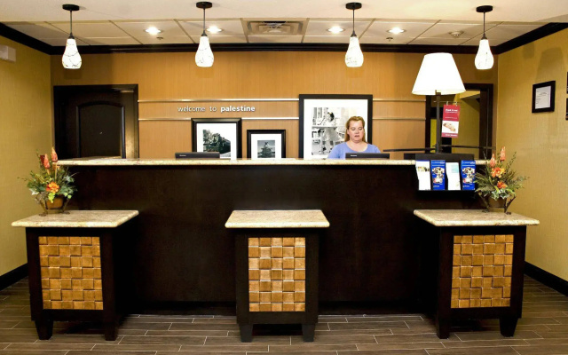 Hampton Inn & Suites Palestine