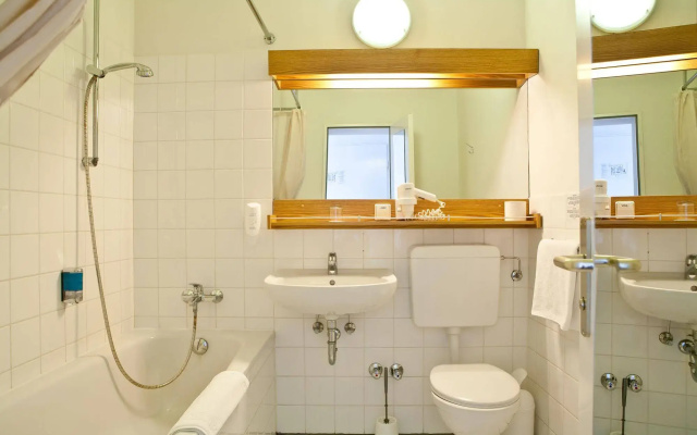 Konventa Seta Keystone Collections
