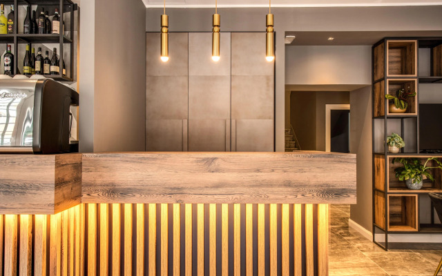 Apollo Boutique Hotel