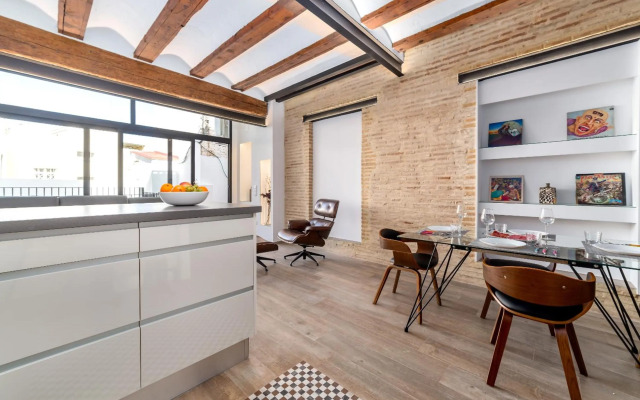 CENTER-Luxurious 1BR, 1BA-Terrace, WI-FI, A/C