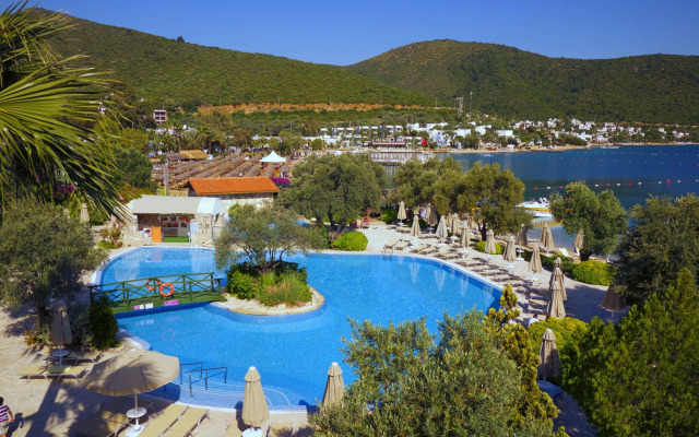 Izer Hotel Beach Club