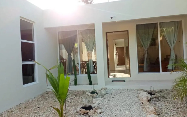 Villa Kuxtah, Beautiful bungalow with Private Pool