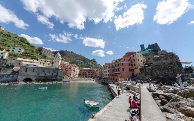 Altido Pretty House in Vernazza Middle Apartment