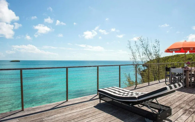 Seaside Sanctuary: Private Villa With Breathtaking Views